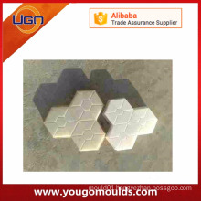 Plastic concrete mould for paving stone